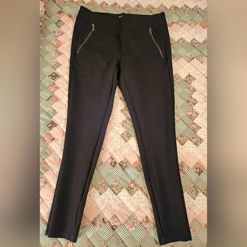 Ellen Tracy Cropped Active Pull up Pants w/ Zipper Pockets - Size PM